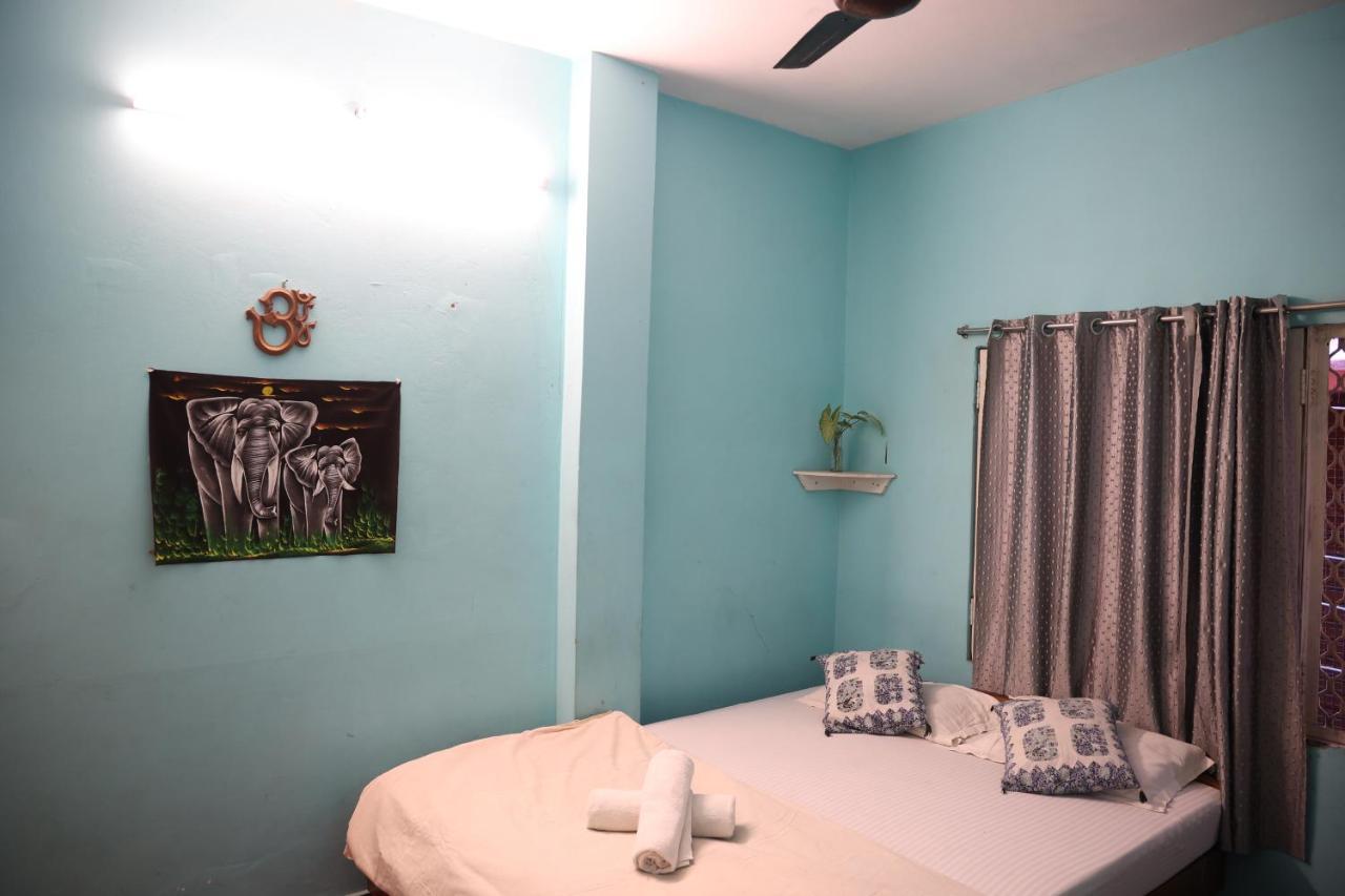 Good Vibes Hostel Waranasi Zewnętrze zdjęcie