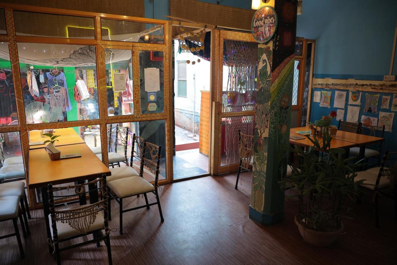 Good Vibes Hostel Waranasi Zewnętrze zdjęcie
