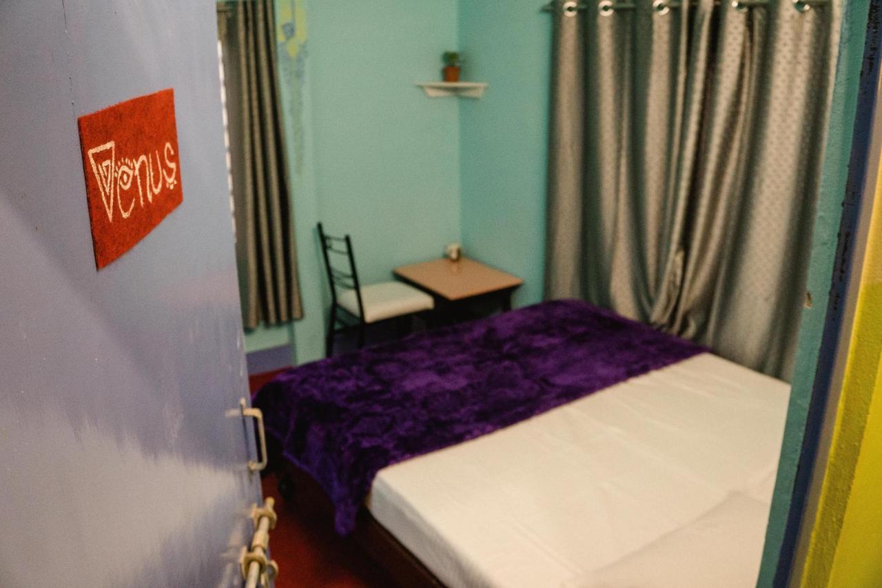 Good Vibes Hostel Waranasi Zewnętrze zdjęcie